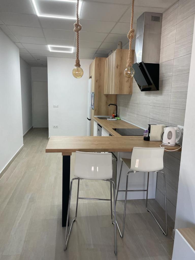 Planta Baja Moderna Y Nueva A Estrenar En El Centro Ciudad 2 Habitaciones Y 2 Banos Elche Exterior photo